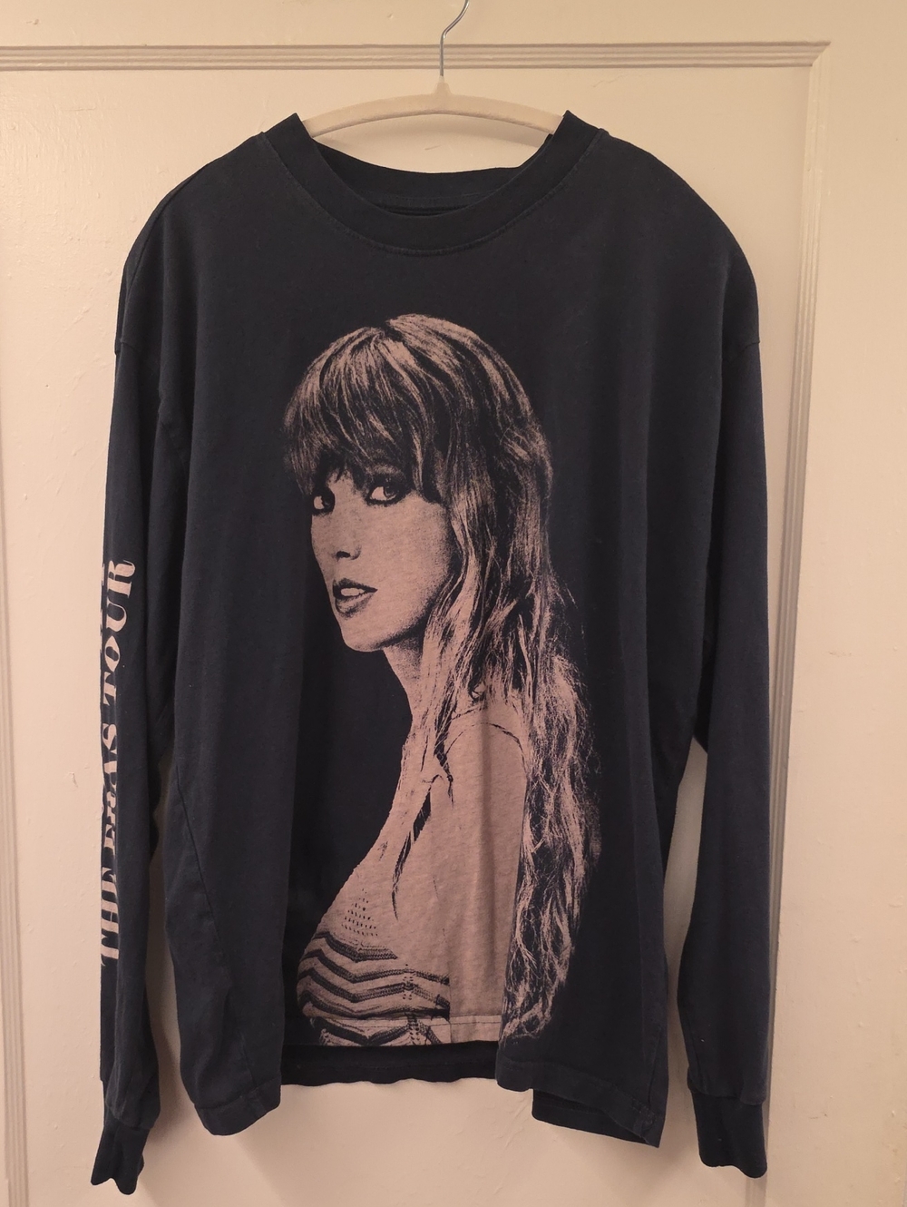 Taylor Swift The Eras Tour Navy Blue Long Sleeve Graphic Tee Size Medium